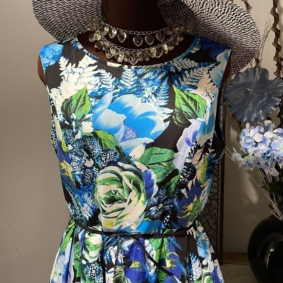 ELLEN Tracy Floral Dress - Picture 4 of 7